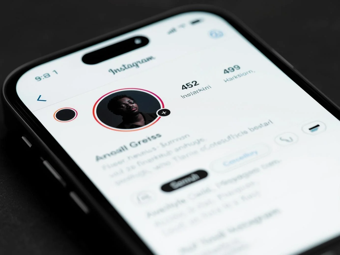 Instagram Siyah Profil Resmi Nedir?